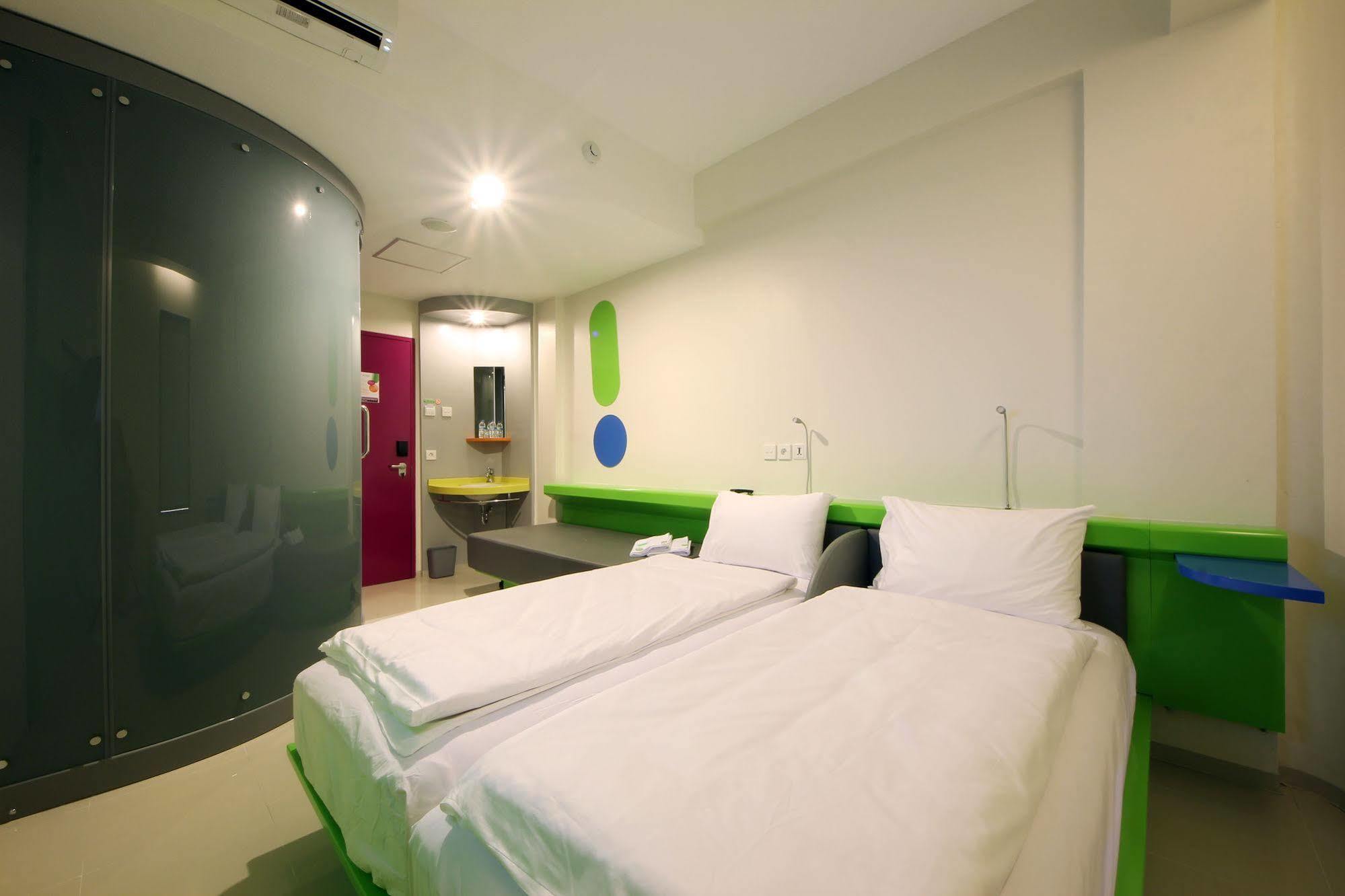 Pop! Kuta Hotel 2*